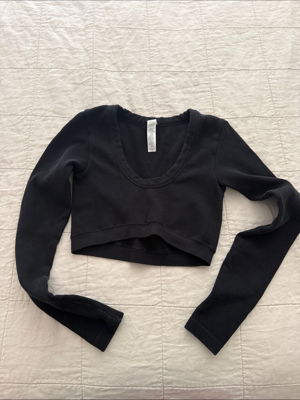 ALO Yoga Black Ribbed Cropped Scoop-Neck Long Sleeve Top